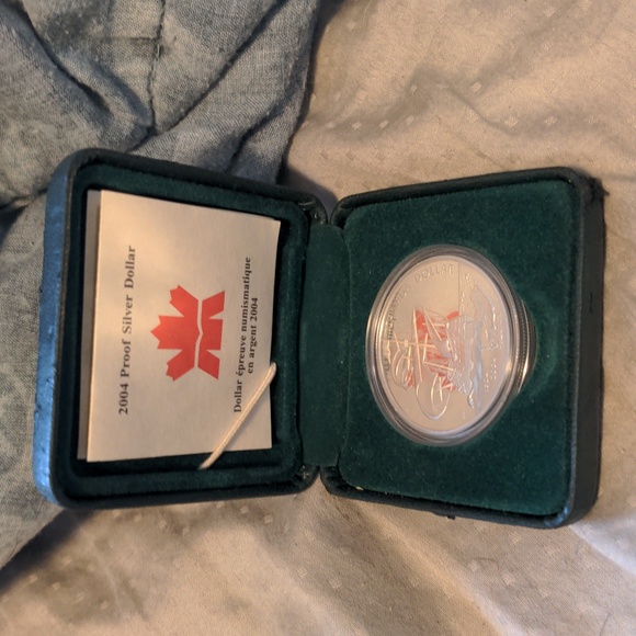 2004 Proof Silver Dollar Canada Dollar 1604 2004 - Picture 10 of 14